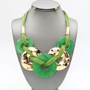 C9SNEY10930 Resin & Metal Links Cord Necklace Set